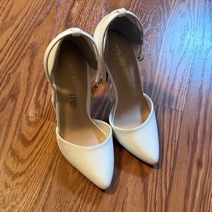 Dream Pairs Elegant White Heels